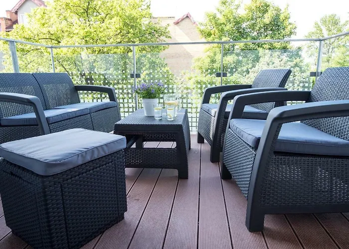 Lato Solna 11c Z Garazem Lägenhet